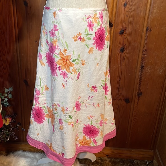 Emma James Floral Skirt - Picture 5 of 9